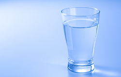 「酸素水」と「シリカ水」の成分は何がどう違うの？