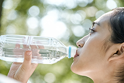 「酸素水を飲むと活性酸素が増える」はウソだった！？